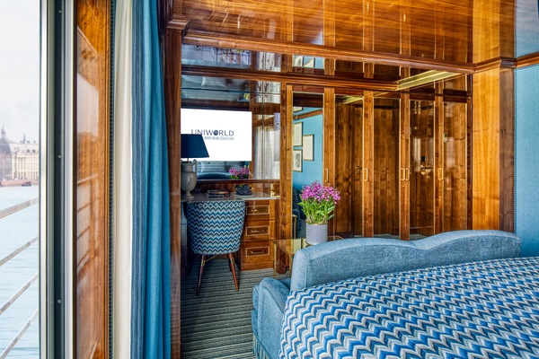 Uniworld Boutique S.S. Bon Voyage Suite 2.jpg